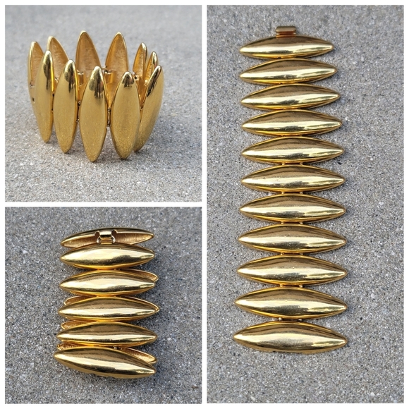 Monet Jewelry - Vtg 1980s Monet Signed Gold Tone Chunky Bracelet